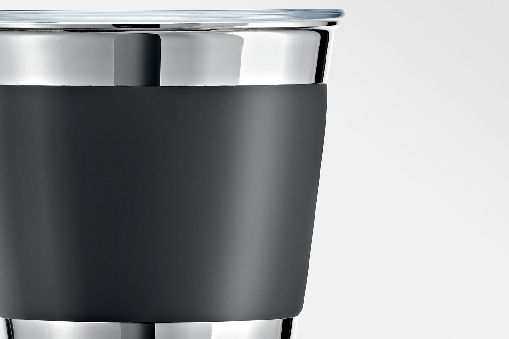 Milk frothing device